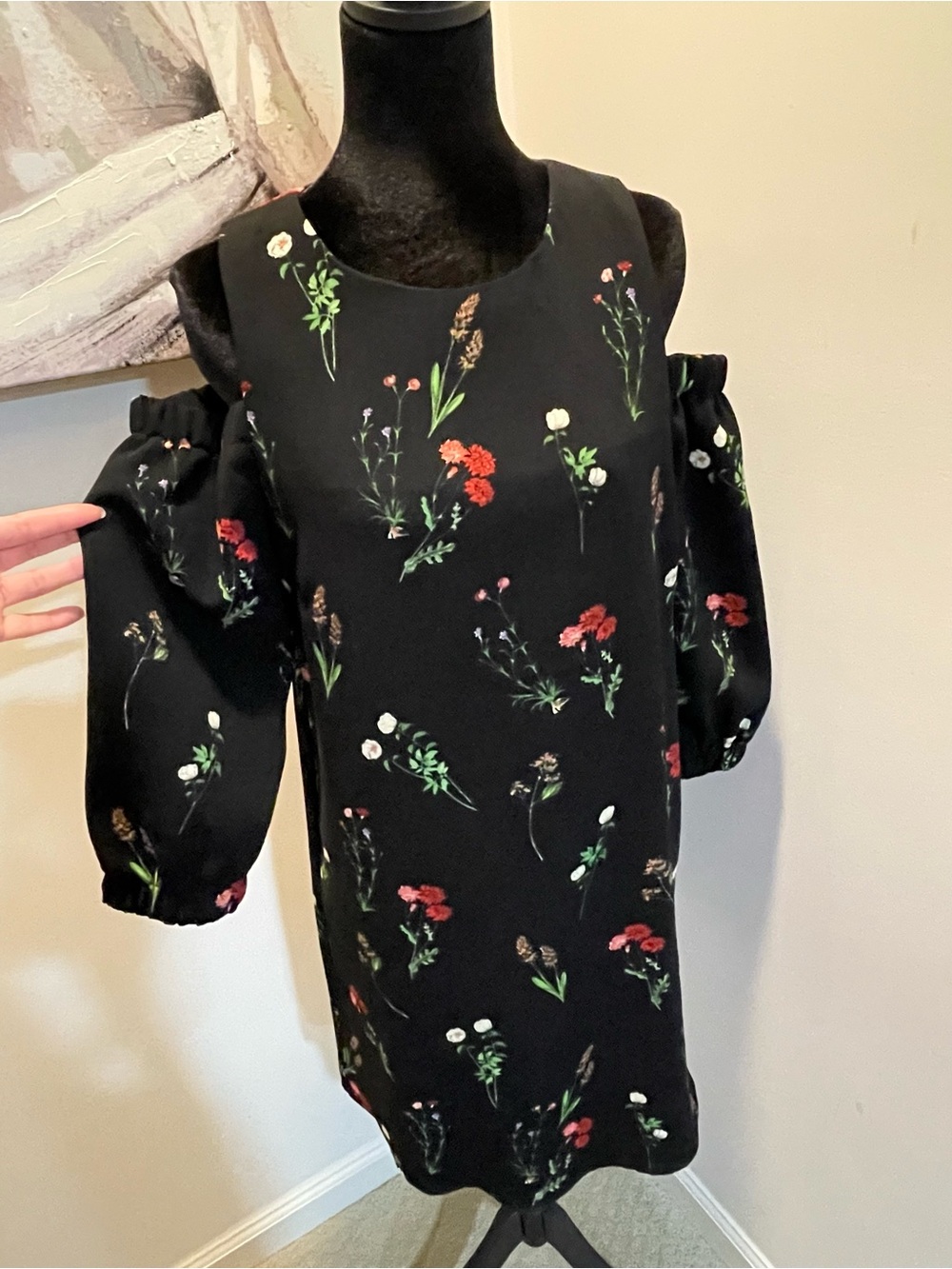 Do-Be Cold-Shoulder Dress - Picture 2 of 12